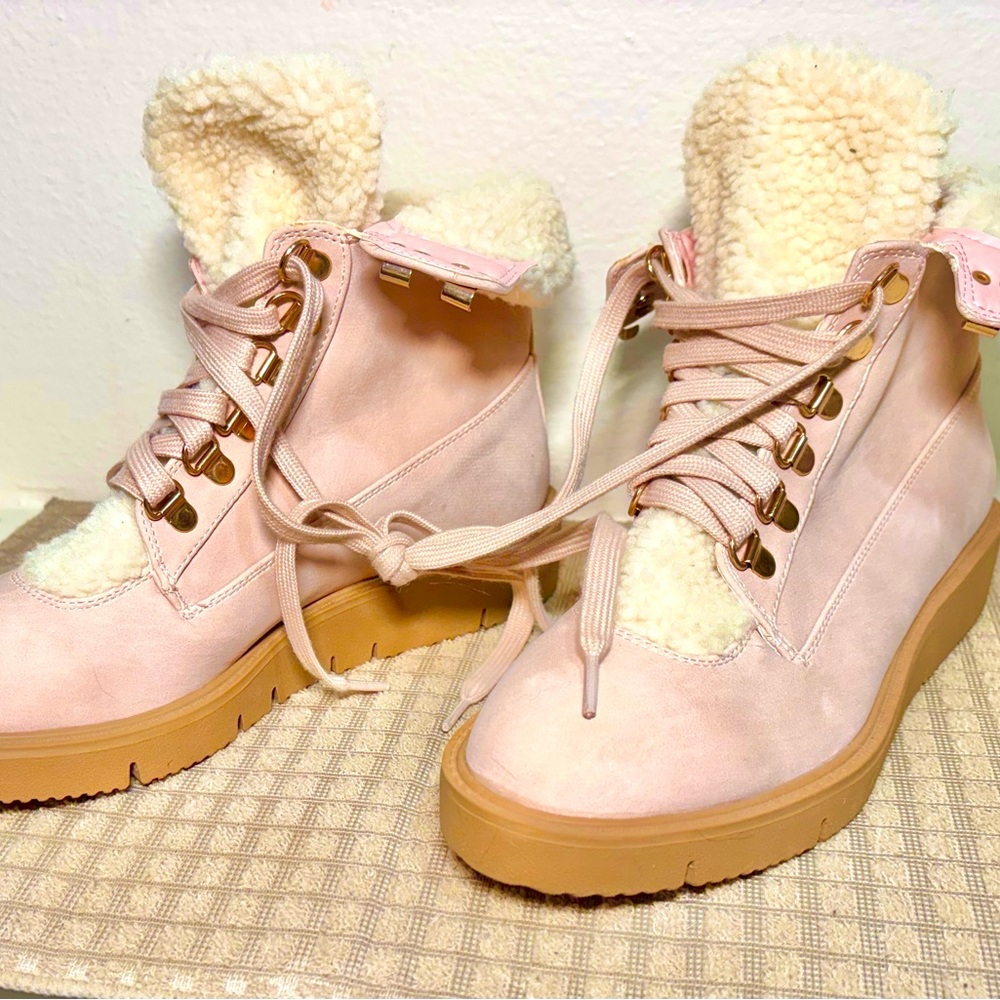 Cerelia (Women's) Shearling Cuff Boot - Picture 3 of 4